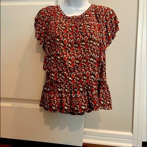 Allen B short sleeve top. Perfect for fall in orange, beige & black. Size M